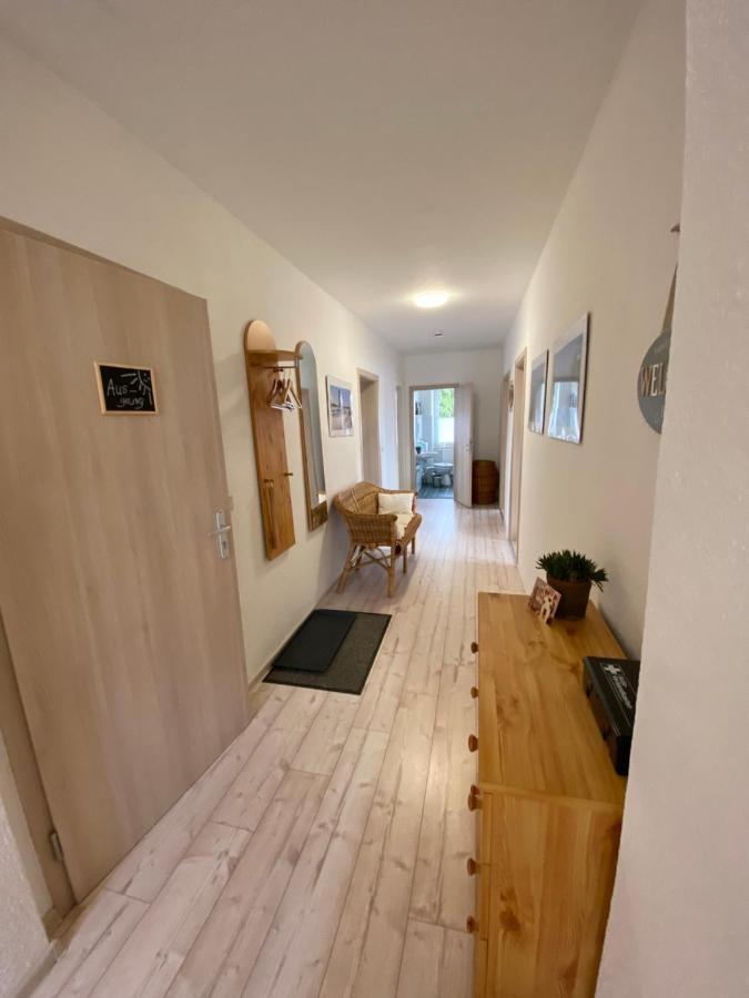 Gelbes Haus Seenland Ferienwohnungen Xl Elsterheide Esterno foto
