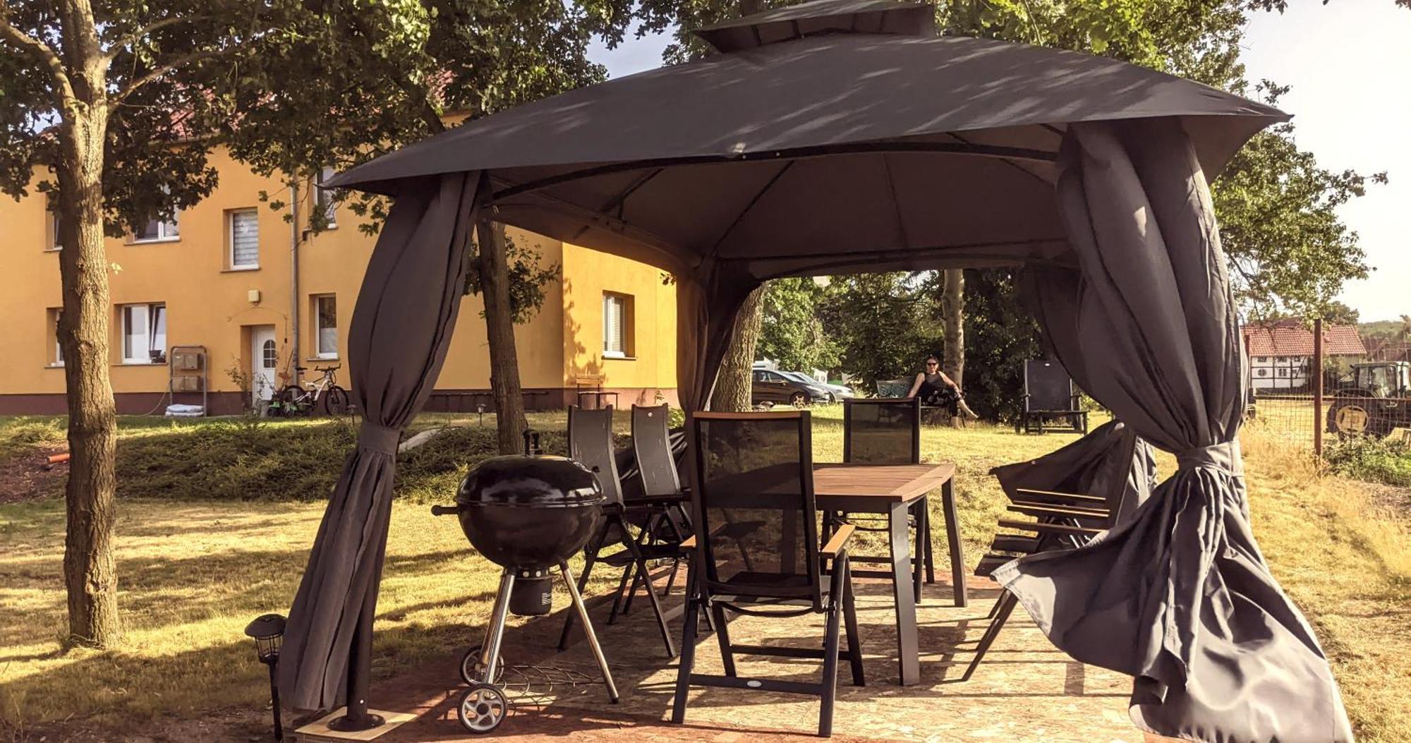 Gelbes Haus Seenland Ferienwohnungen Xl Elsterheide Esterno foto