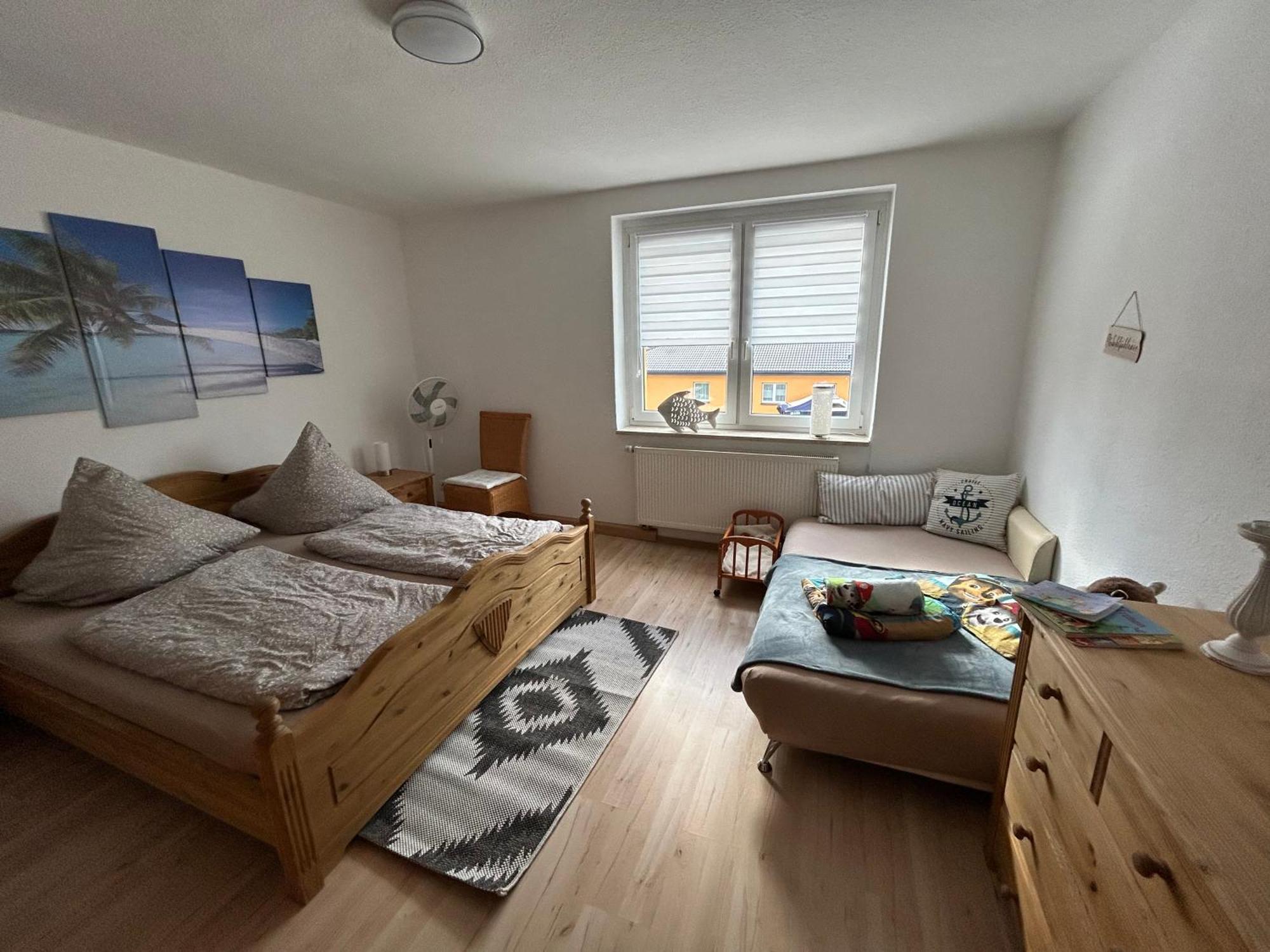Gelbes Haus Seenland Ferienwohnungen Xl Elsterheide Esterno foto